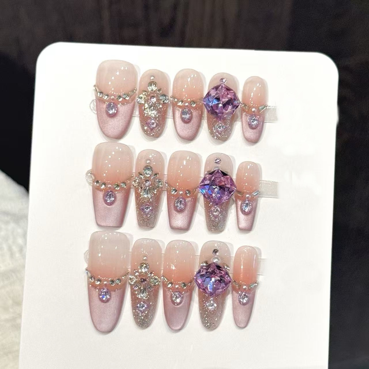 เล็บปลอมแบบกดติด 10 ชิ้น ลายโล - Resin Art Purple บทวิจารณ์และราคา